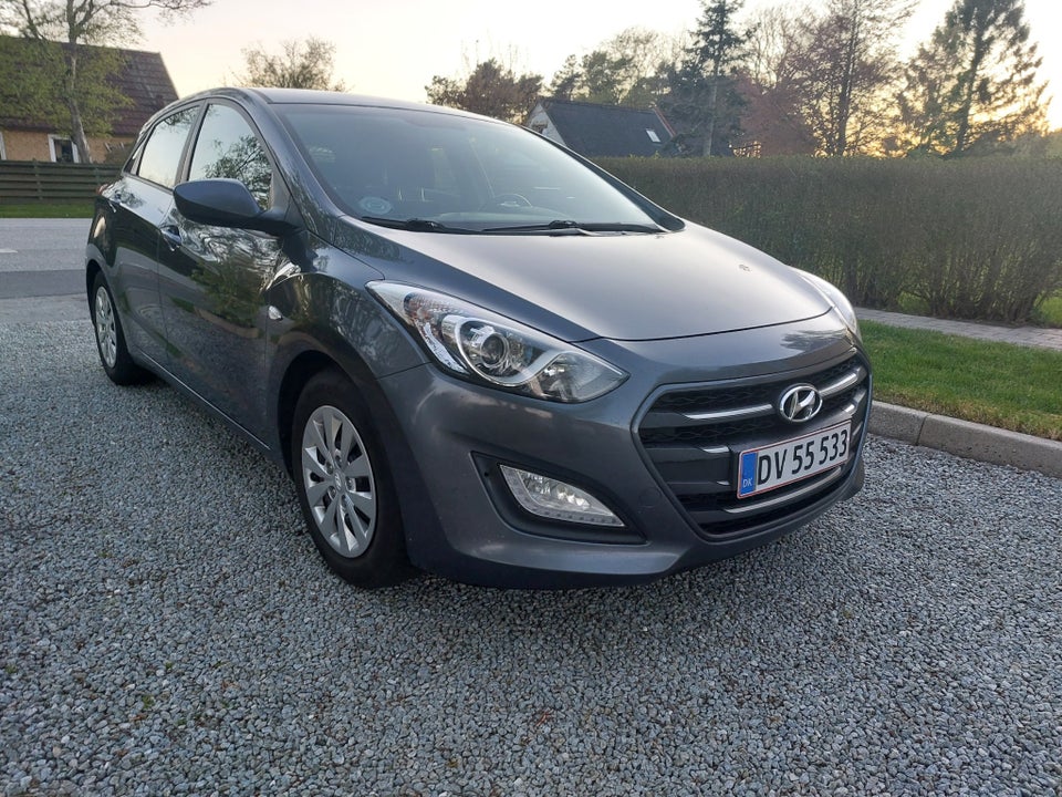 Hyundai i30 1,6 CRDi 110 5d