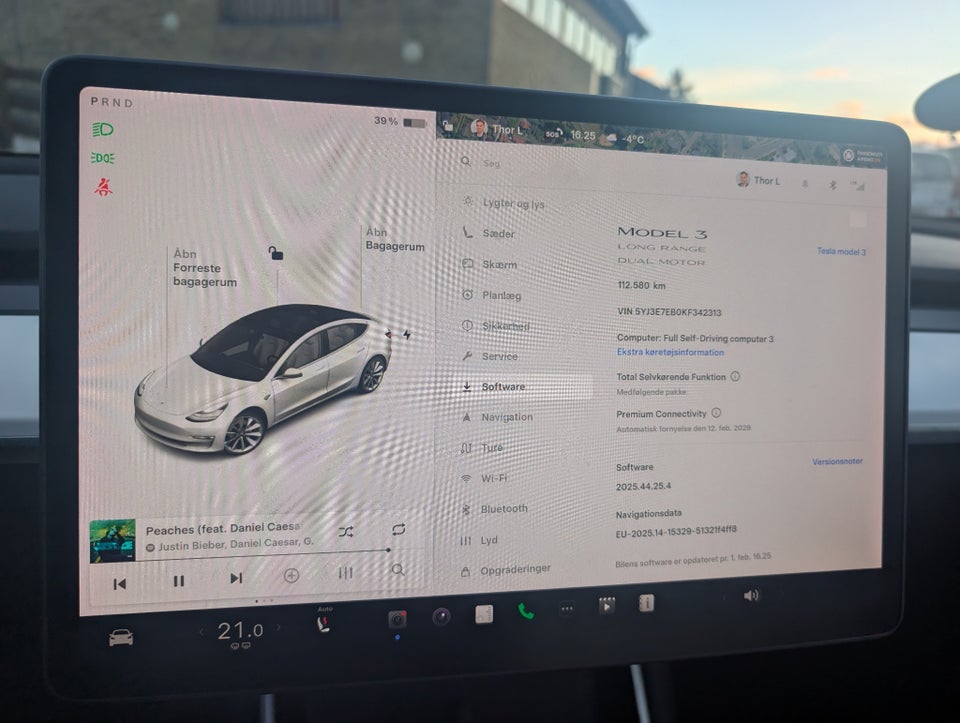 Tesla Model 3 Long Range AWD 4d