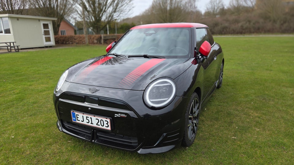 MINI Cooper SE JCW Trim XL 3d