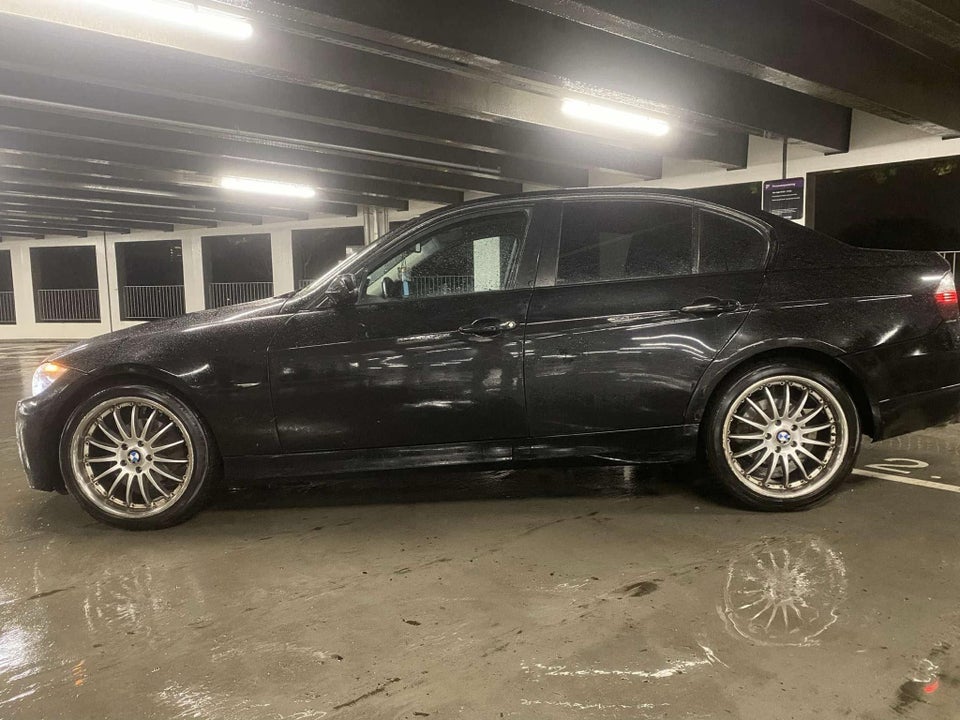 BMW 320i 2,0  4d