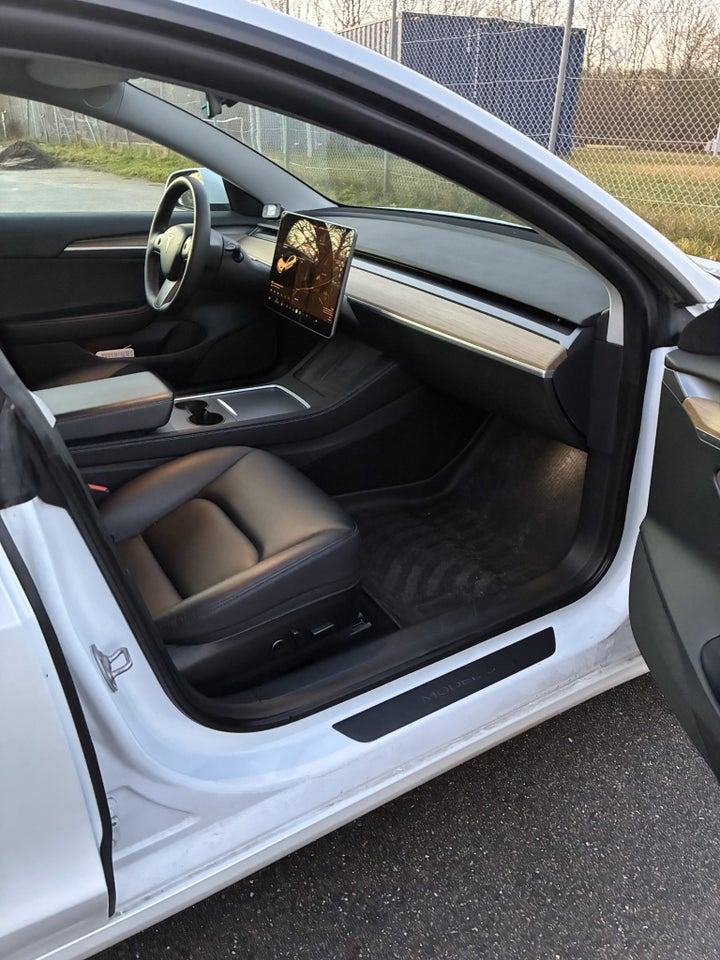 Tesla Model 3 Long Range AWD 4d