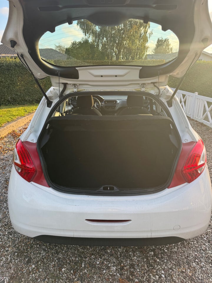 Peugeot 208 1,0 VTi Active 5d