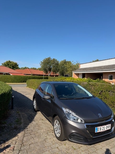 Peugeot 208 1,2 PureTech 82 Signature 5d