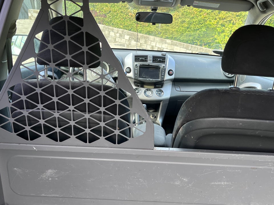 Toyota RAV4 2,2 D-CAT 177 Van 5d