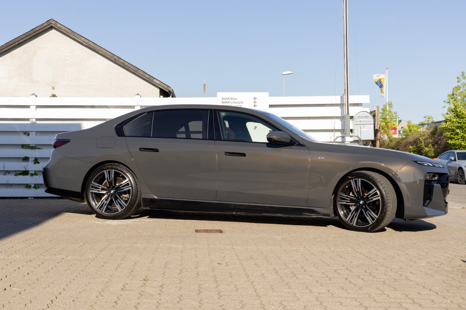 BMW i7 eDrive50 M-Sport 4d