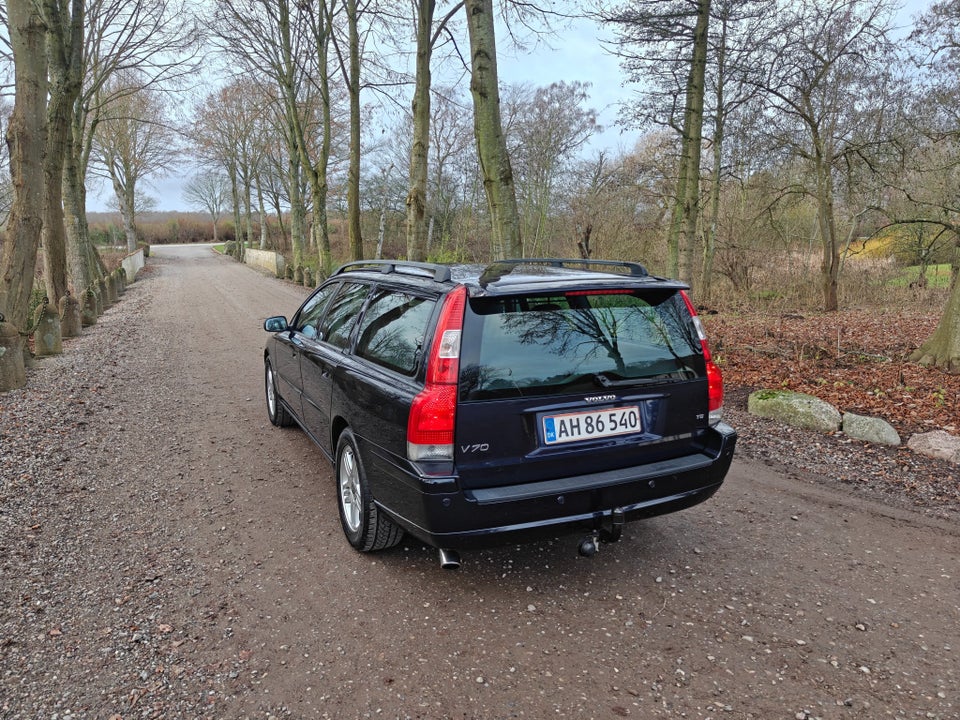 Volvo V70 2,4 T5 Momentum aut. 5d