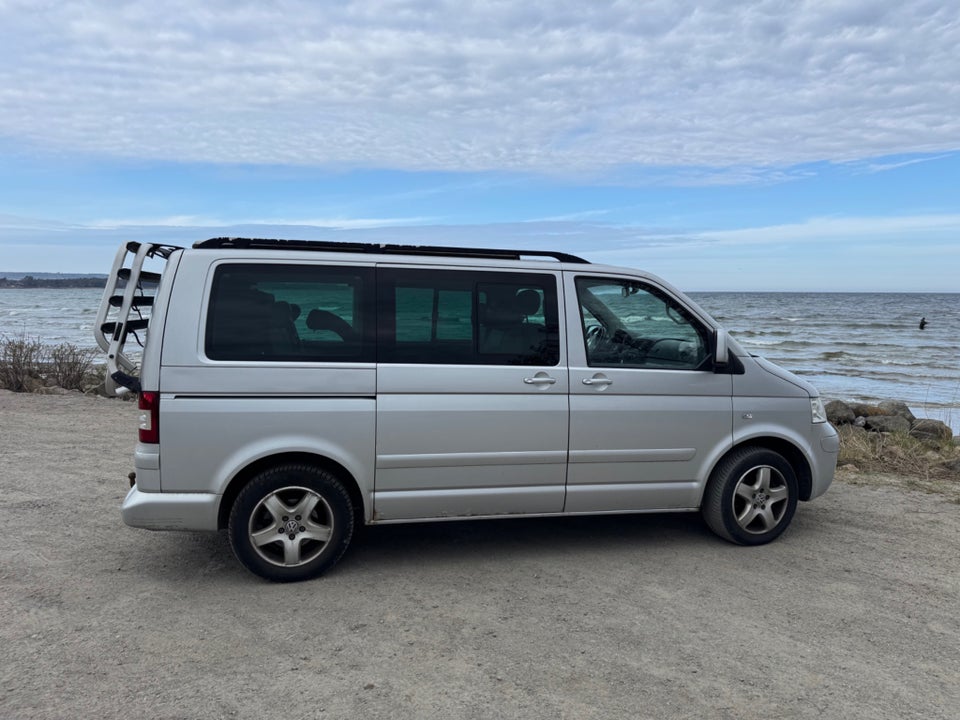 VW Multivan 3,2 V6 Highline aut. 5d