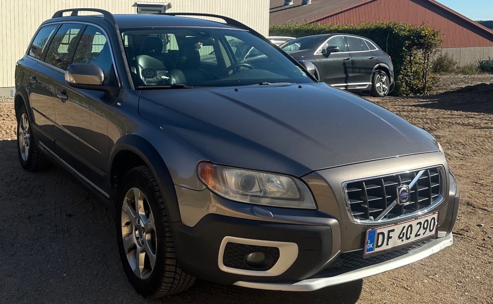 Volvo XC70 2,4 D5 185 Momentum aut. AWD 5d