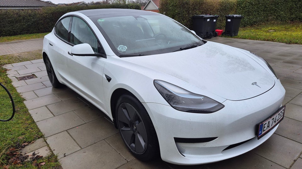 Tesla Model 3 RWD 4d