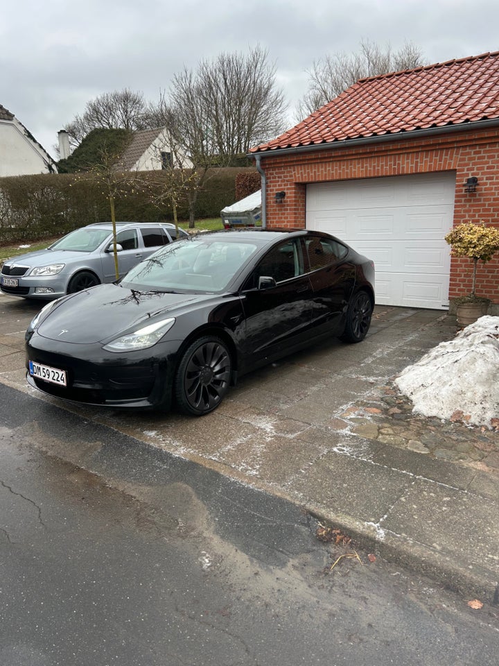 Tesla Model 3 RWD 4d