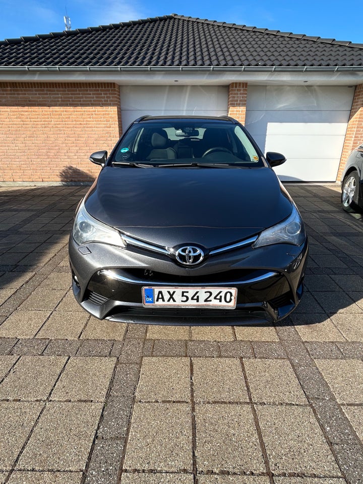 Toyota Avensis 1,8 VVT-i T2 Premium Touring Sports 5d