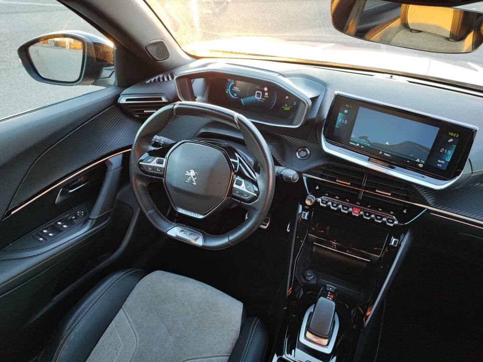 Peugeot e-2008 50 GT Pack 5d