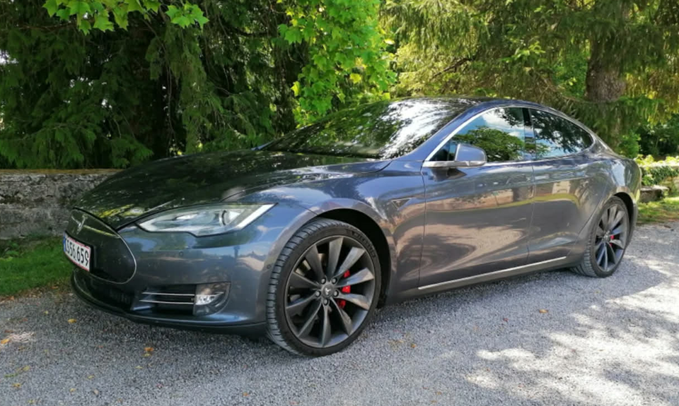 Tesla Model S P85+ 5d