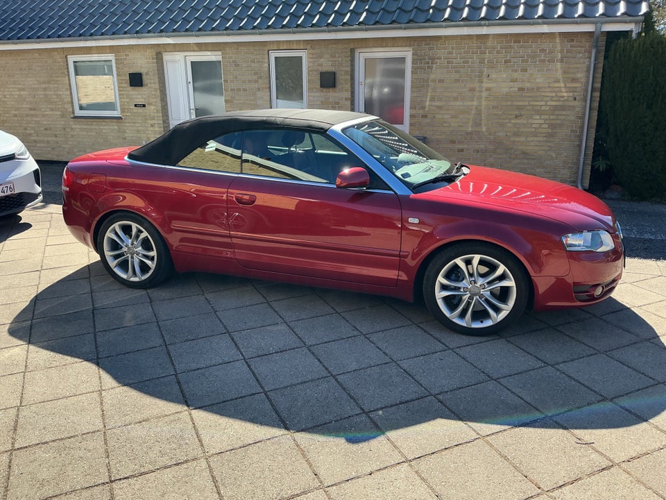 Audi A4 3,2 FSi Cabriolet Multitr. 2d