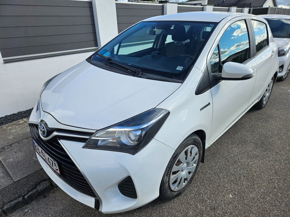 Toyota Yaris 1,5 Hybrid H1 e-CVT 5d