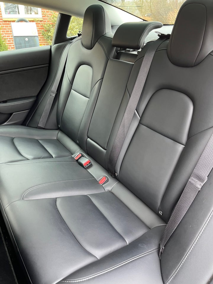 Tesla Model 3 Long Range RWD 4d