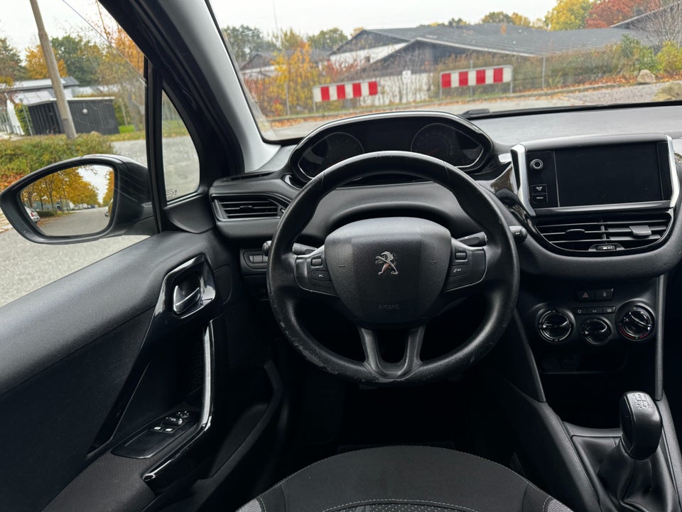 Peugeot 208 1,2 VTi Access 5d