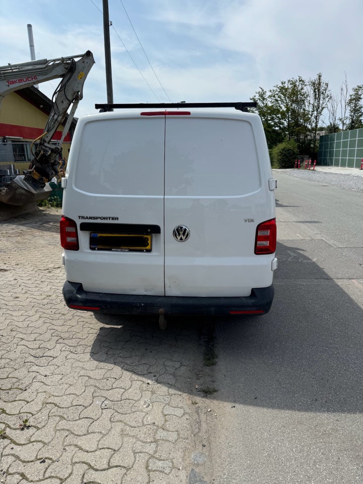 VW Transporter 2,0 TDi 102 Lang BMT 4d