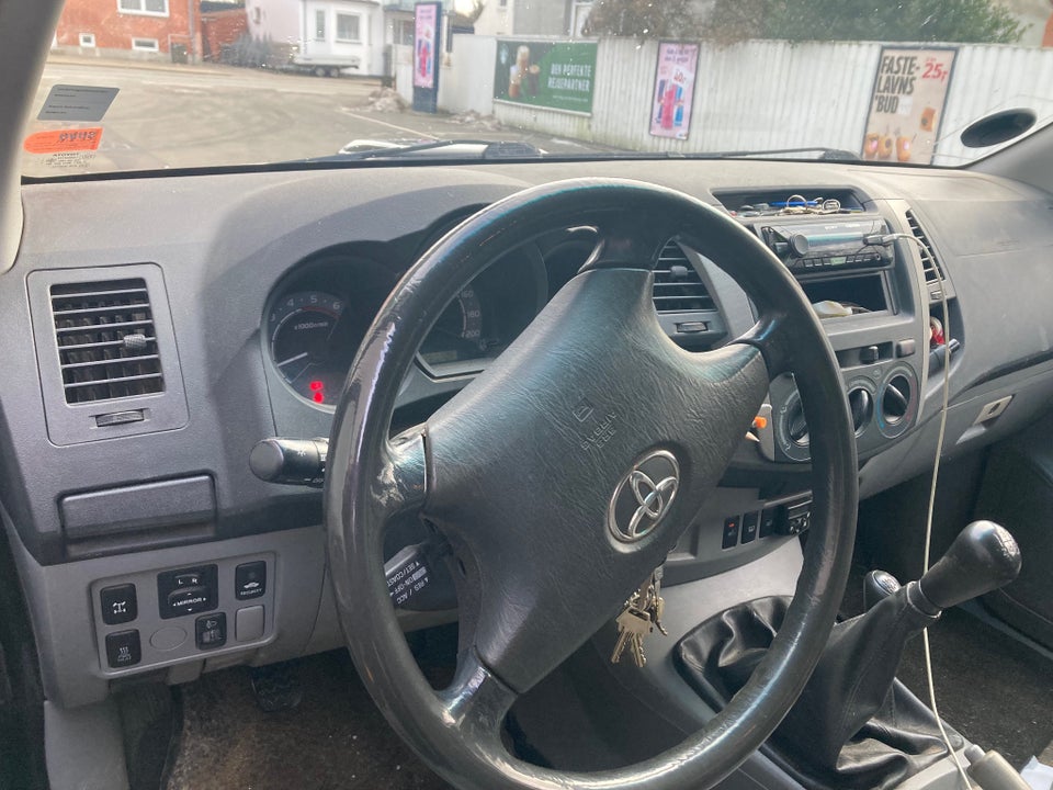 Toyota HiLux 2,5 D-4D 120 Ex.Kab 4x4 SR5 2d