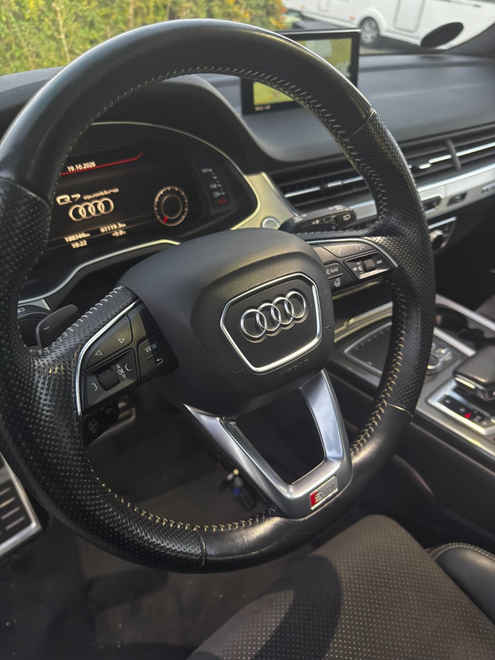 Audi Q7 3,0 TDi 272 S-line quattro Tiptr. 7prs 5d