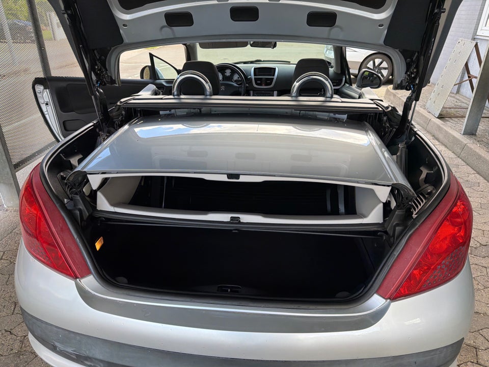 Peugeot 207 1,6 VTi CC 2d