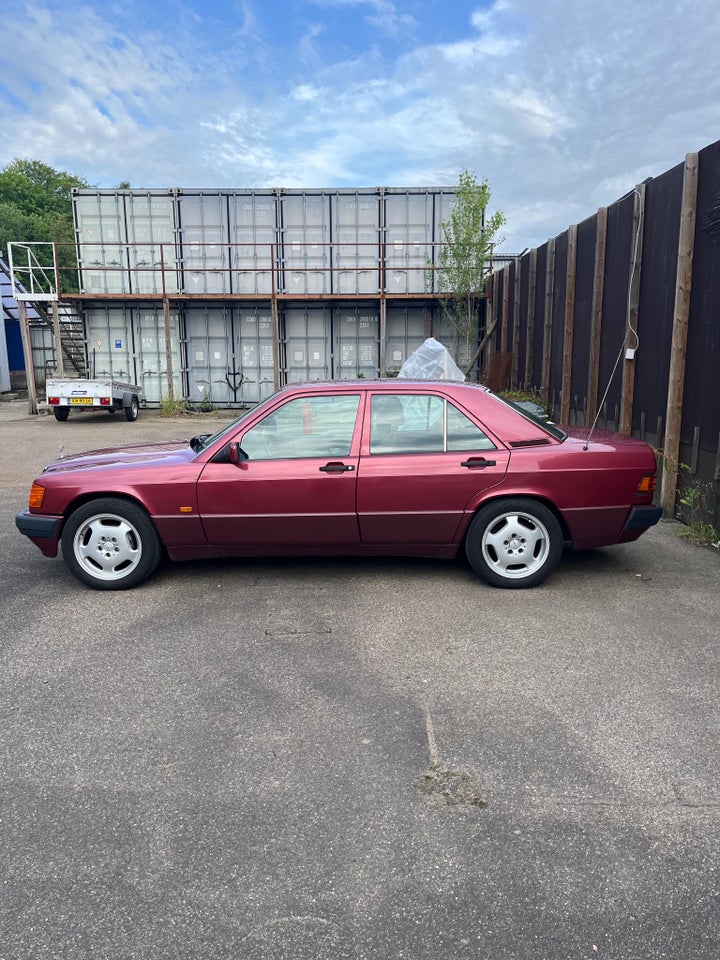 Mercedes 190 E 2,0 aut. 4d