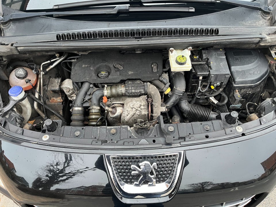 Peugeot 3008 1,6 HDi 112 Premium+ 5d