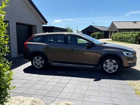 Volvo V60 CC 2,0 D4 190 Momentum aut. 5d