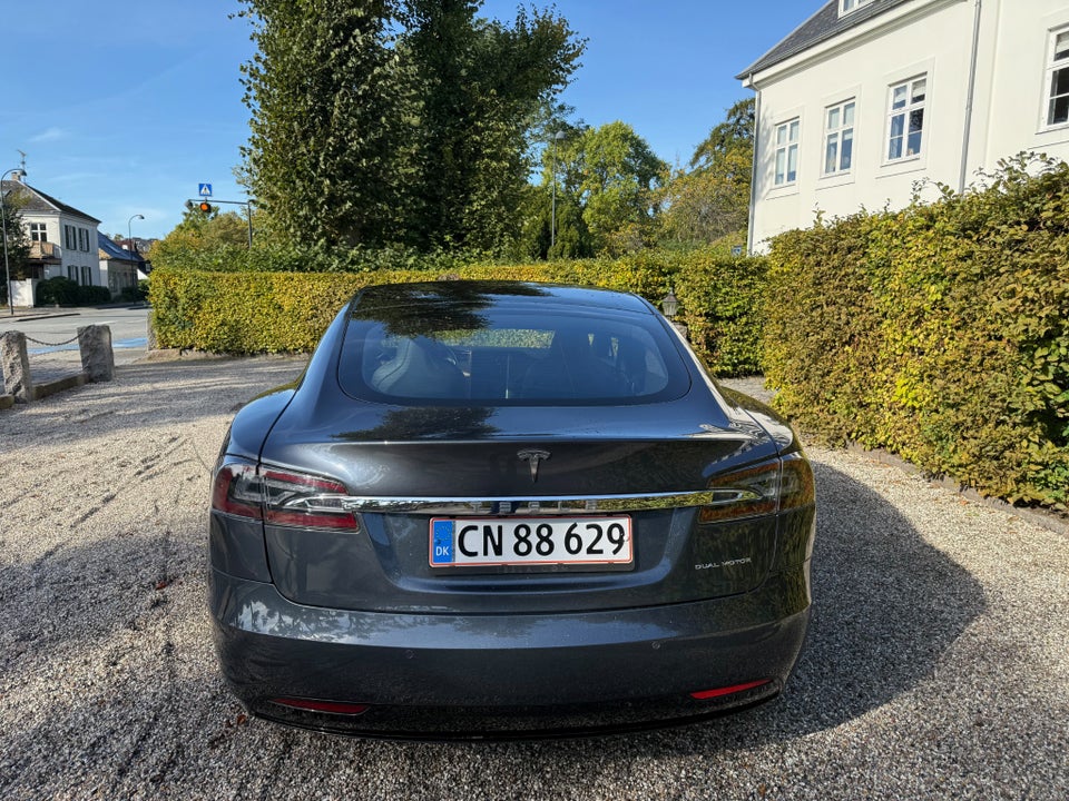 Tesla Model S Standard Range AWD 5d