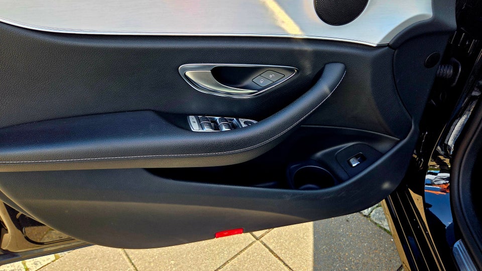 Mercedes E300 de 2,0 Avantgarde stc. aut. 5d