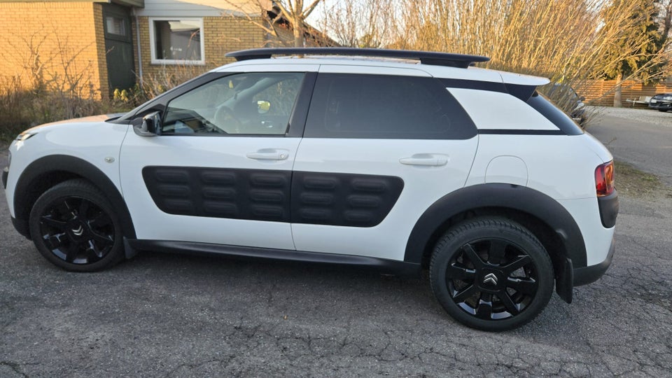 Citroën C4 Cactus 1,6 BlueHDi 100 Shine 5d
