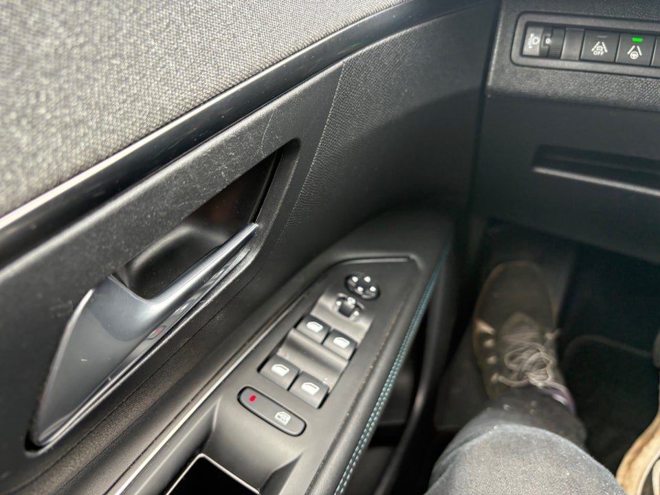 Peugeot 3008 1,6 Hybrid Allure Pack Limited EAT8 5d