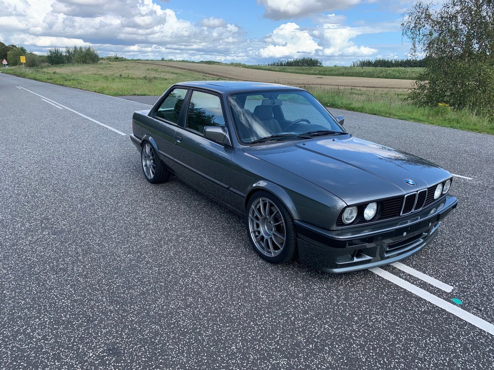 BMW 325i 2,5  2d