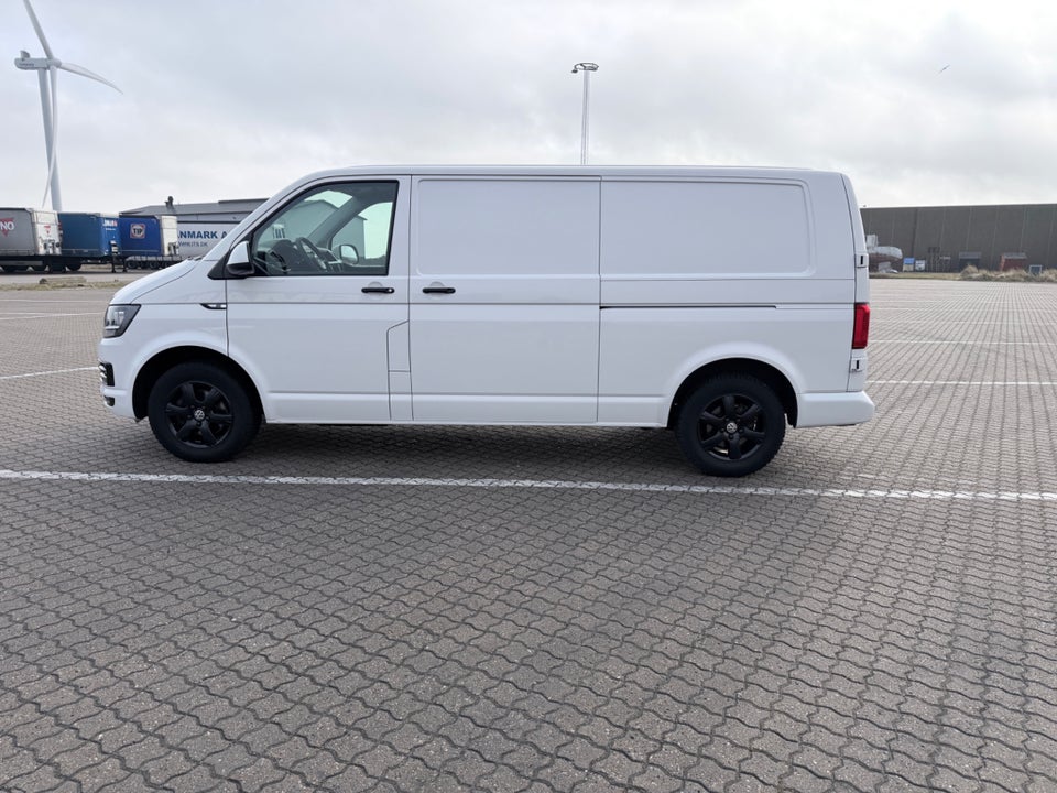 VW Transporter 2,0 TDi 114 Kassevogn lang BMT