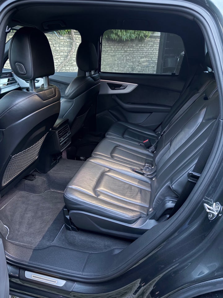 Audi Q7 55 TFSi e S-line quattro Tiptr. 5d