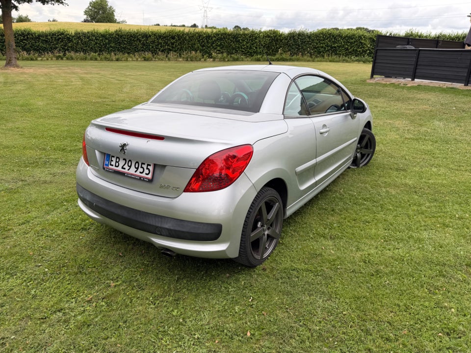 Peugeot 207 1,6 VTi CC 2d