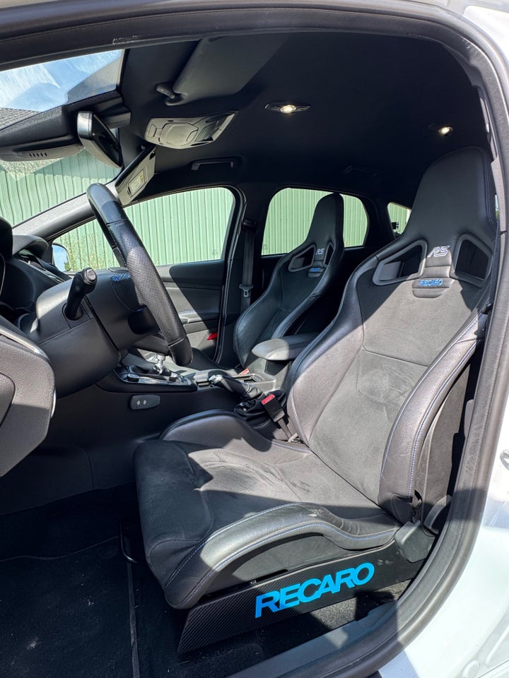 Ford Focus 2,3 SCTi 350 RS 5d