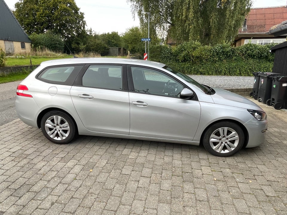 Peugeot 308 1,6 BlueHDi 120 Style SW 5d