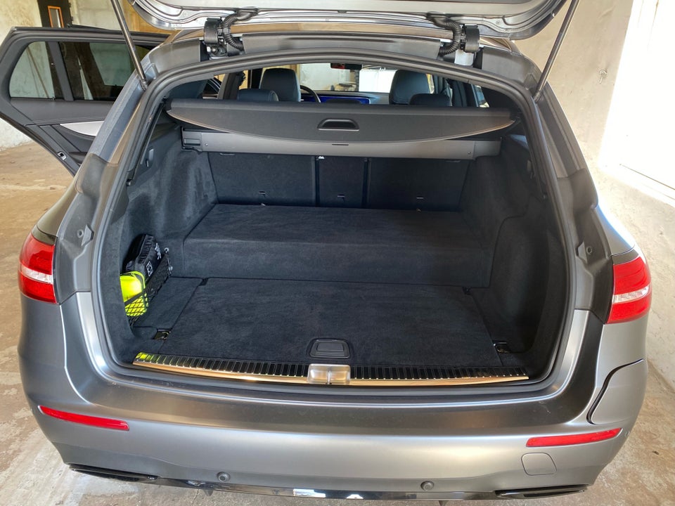 Mercedes E300 de 2,0 AMG Line Night Edition stc. aut. 5d