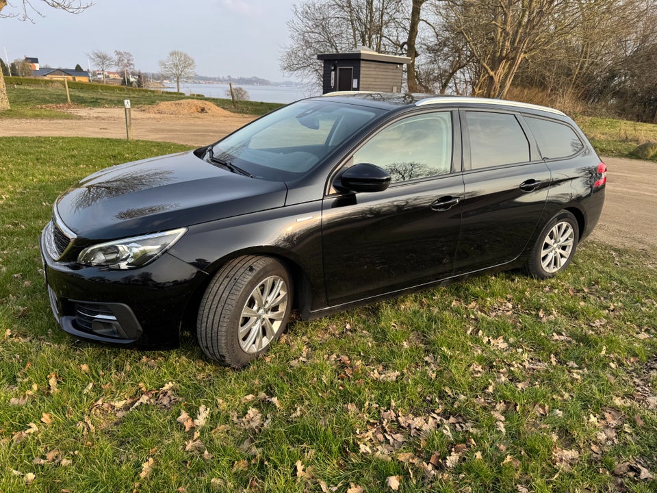 Peugeot 308 1,2 PureTech 130 Style SW 5d