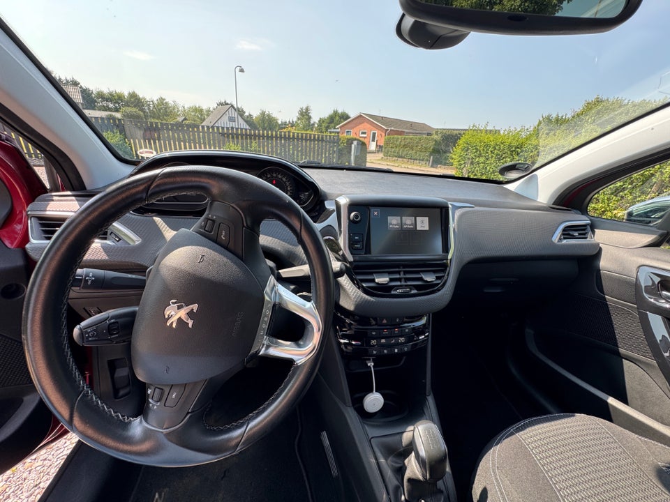 Peugeot 208 1,6 BlueHDi 100 Desire Sky 5d