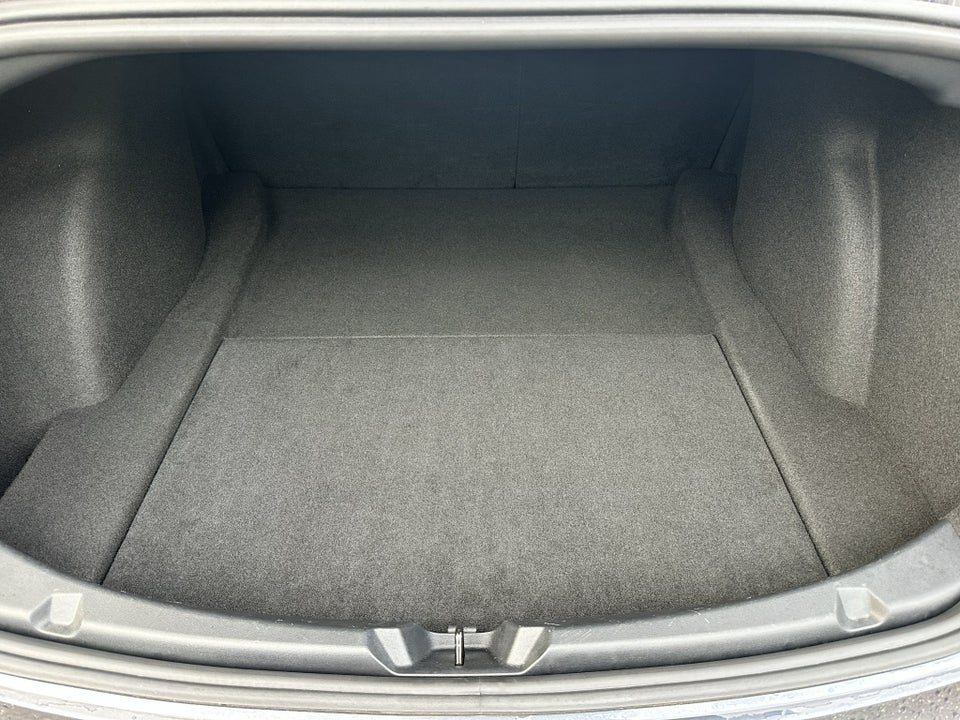 Tesla Model 3 Long Range AWD 4d