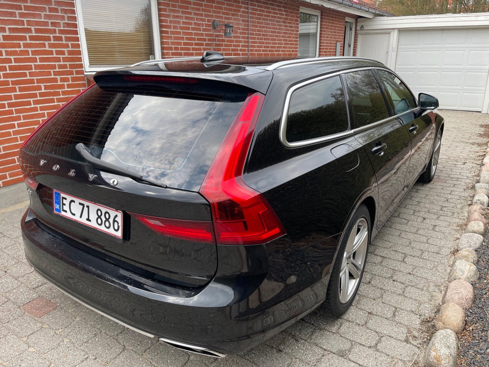 Volvo V90 2,0 D4 190 Momentum 5d