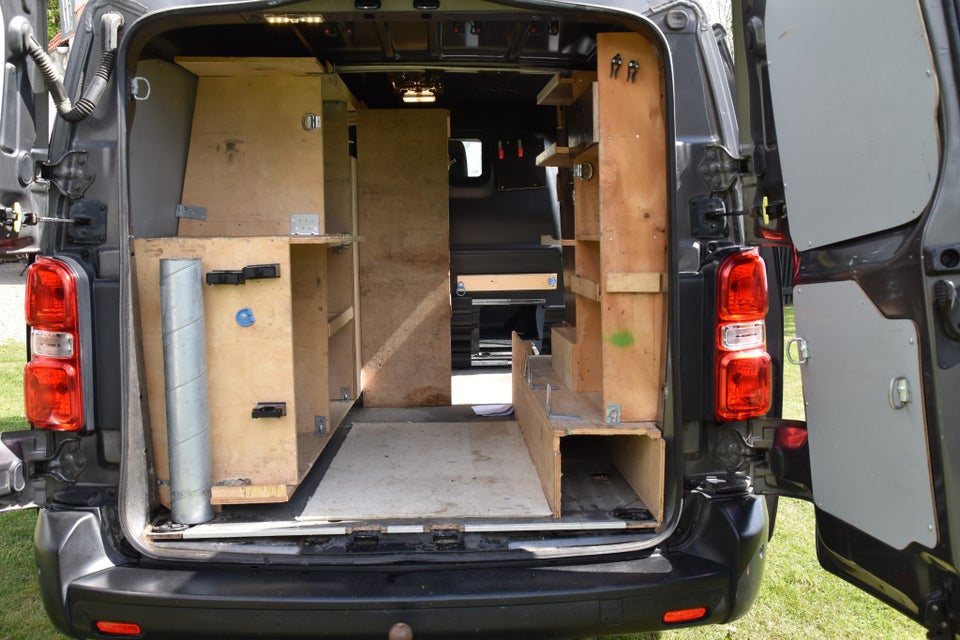 Toyota ProAce 2,0 D 122 Medium Comfort Master aut. 5d