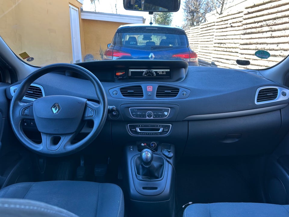Renault Grand Scenic III 1,6 16V Expression 5d