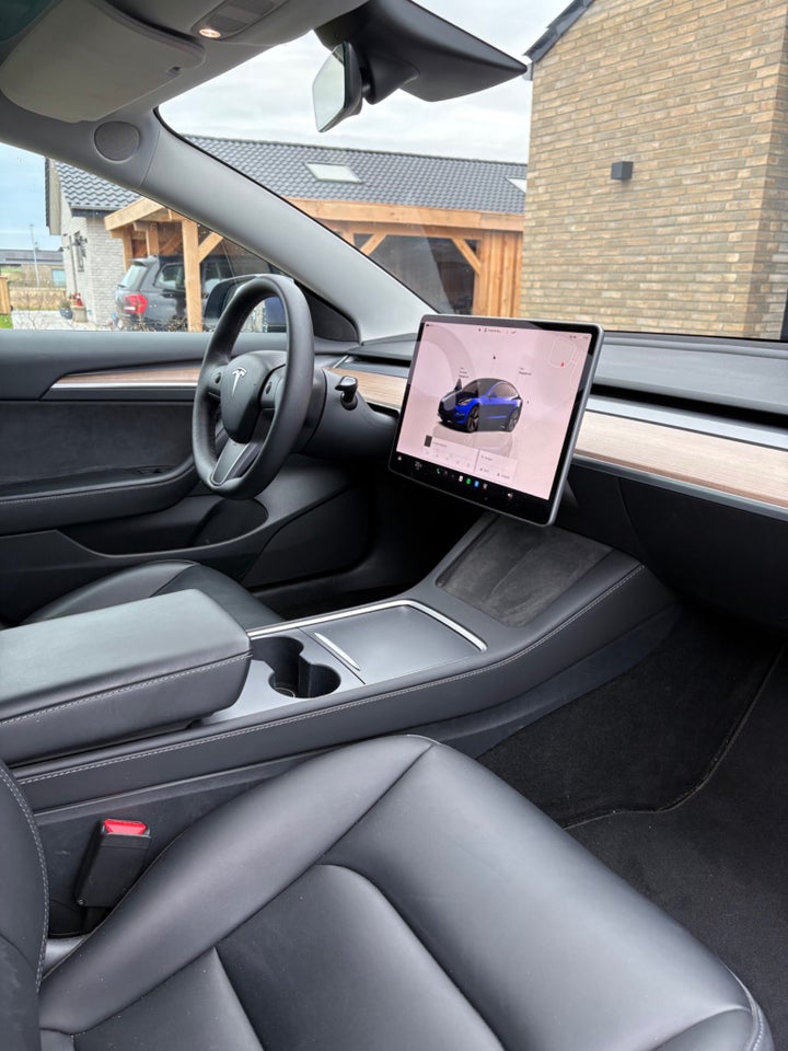 Tesla Model 3 Standard Range+ RWD 4d