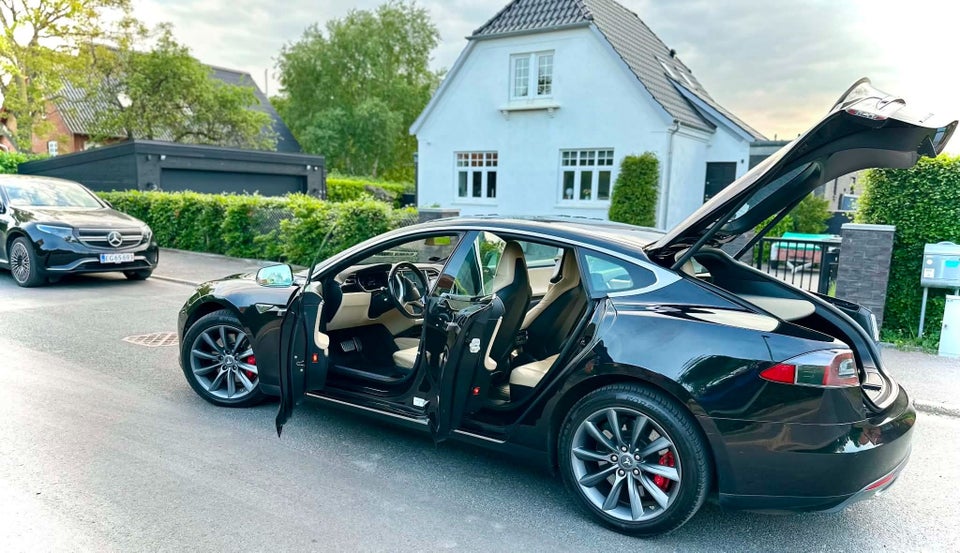 Tesla Model S P90D 5d