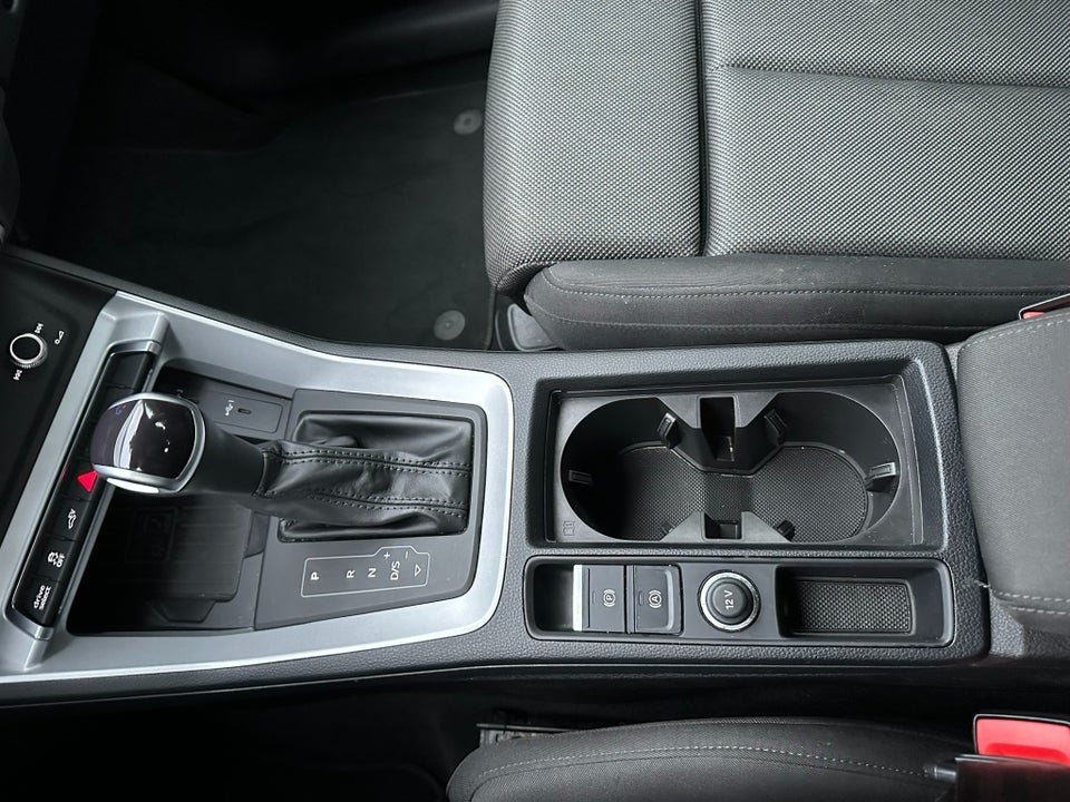 Audi Q3 45 TFSi e Attitude plus S-tr. 5d