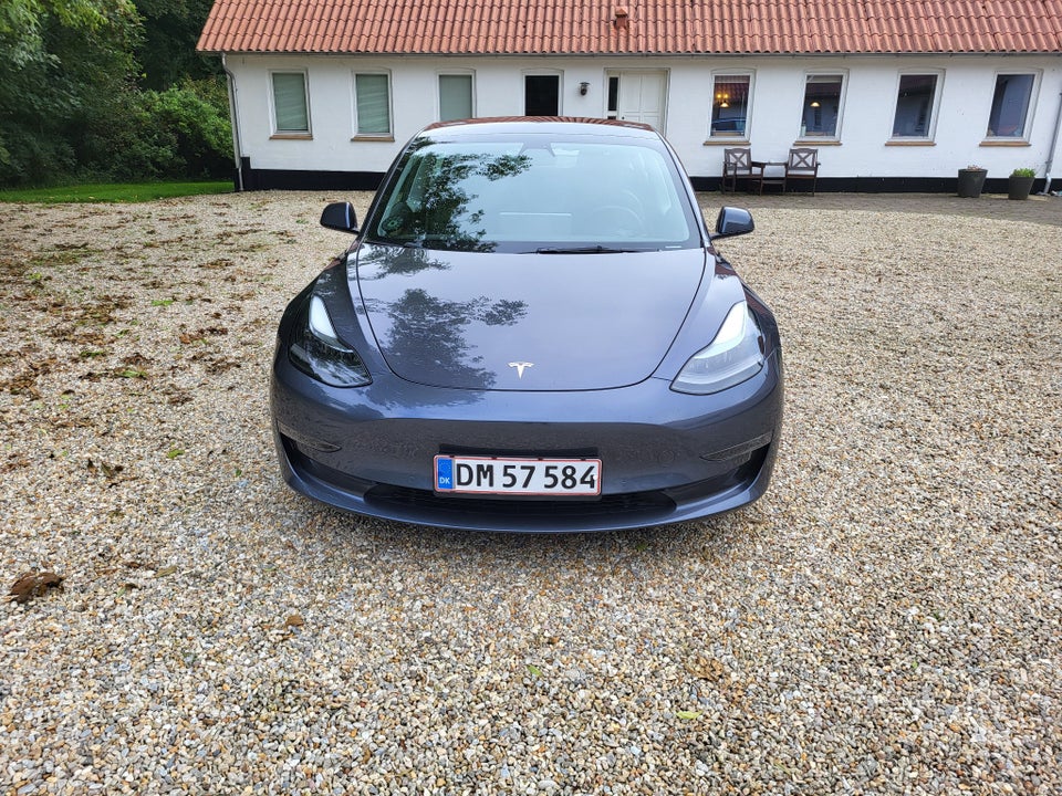 Tesla Model 3 Long Range AWD 4d