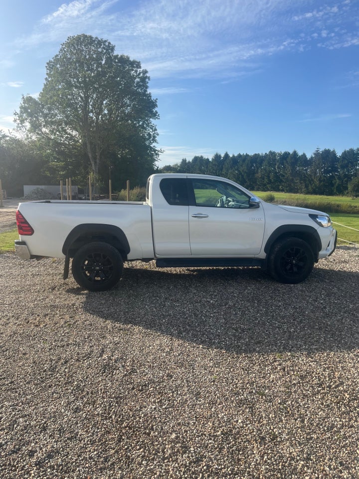 Toyota HiLux 2,4 D-4D 150 T2 Ex.Kab 4x4 4d